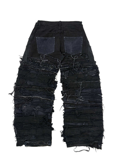 DESTROYED BLACK PANTS